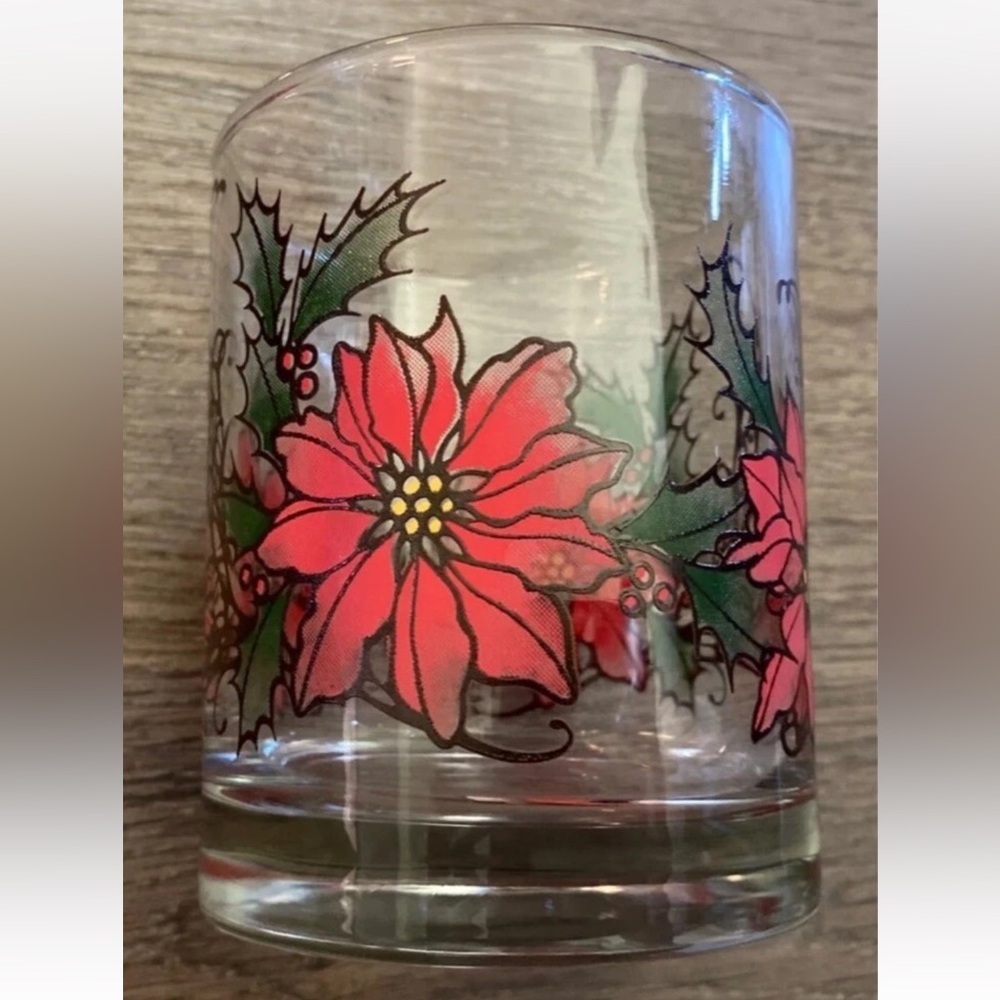 4 Vintage‎ Christmas Drink Glasses Lowball Poinsettias Clear Red Green Excellent
